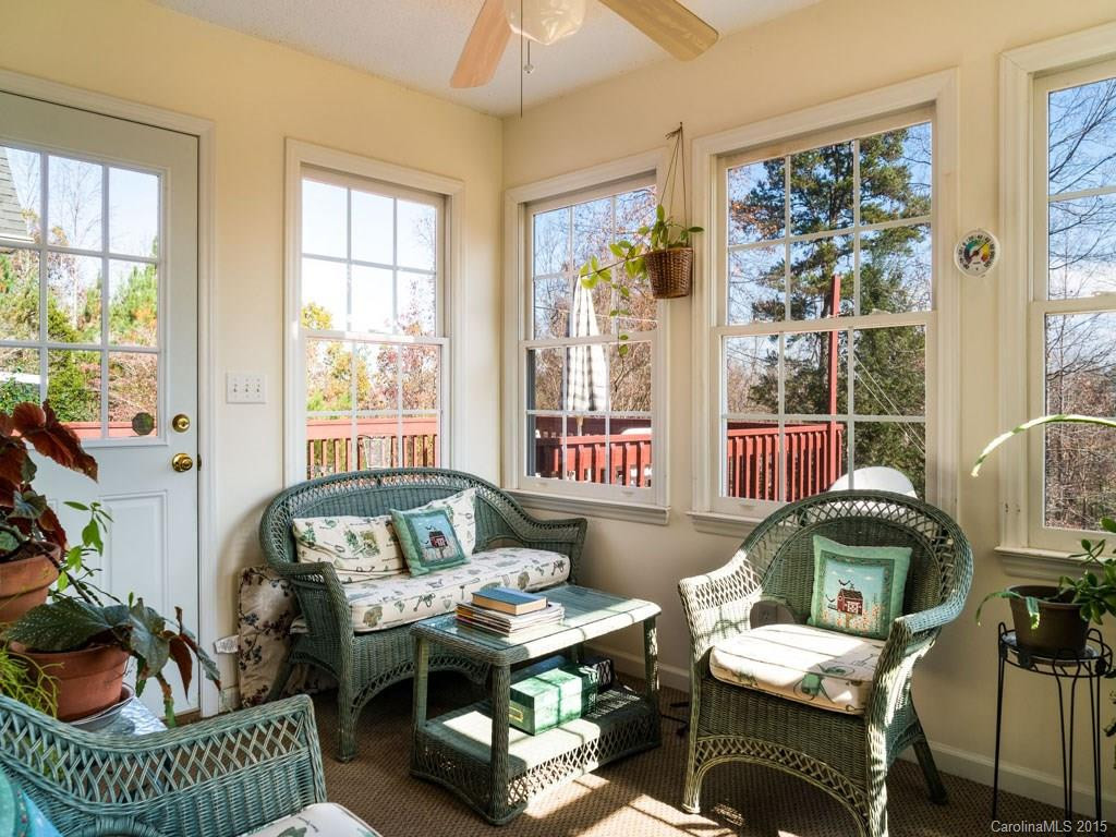 973 Moss Road - Photo 7