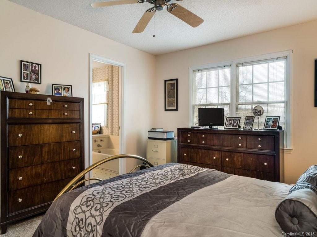 973 Moss Road - Photo 9