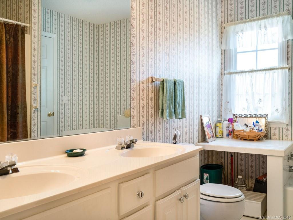 973 Moss Road - Photo 10
