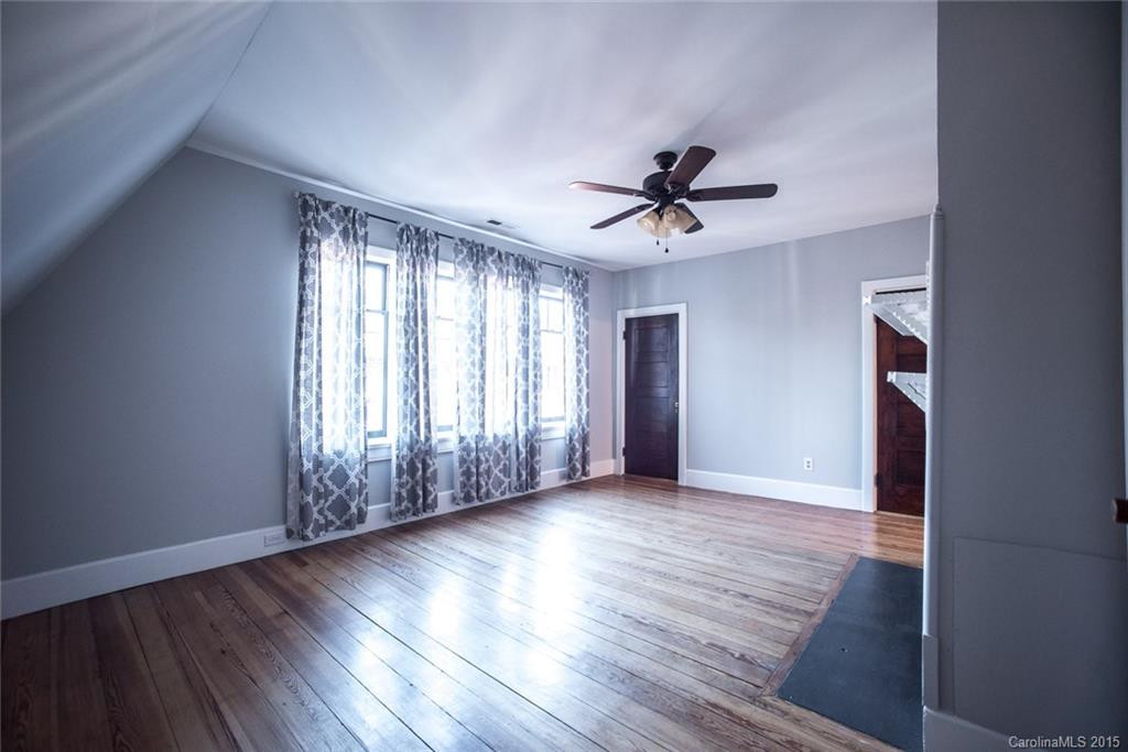 207 Hillside Street - Photo 22