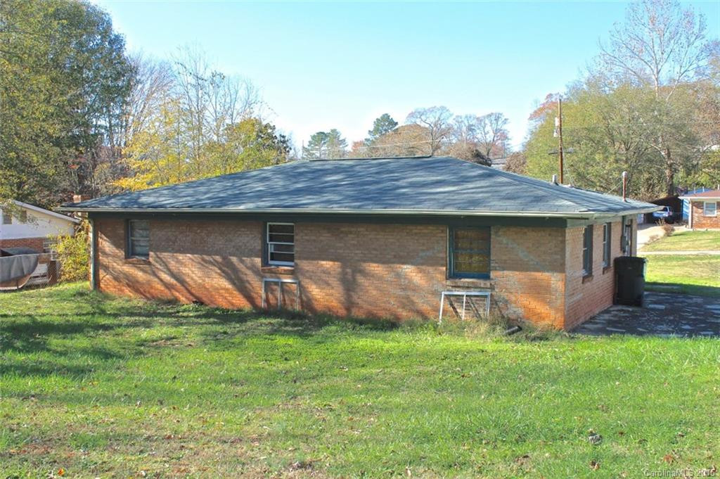131 Greenfield Drive - Photo 3