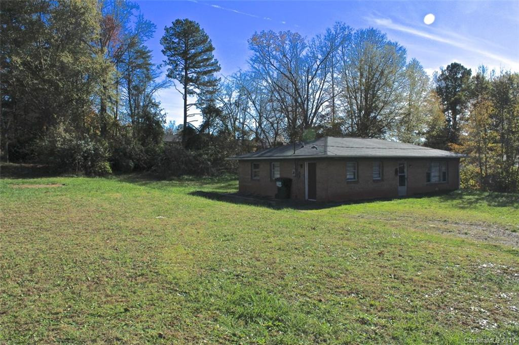 131 Greenfield Drive - Photo 4