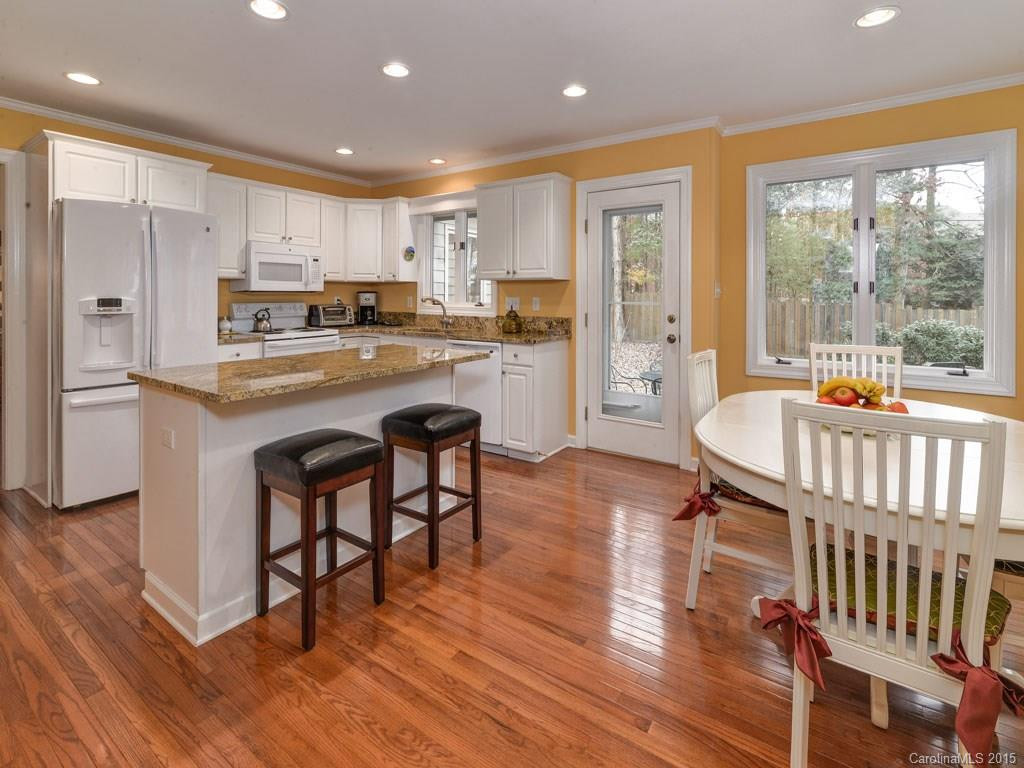 406 Conifer Court - Photo 10