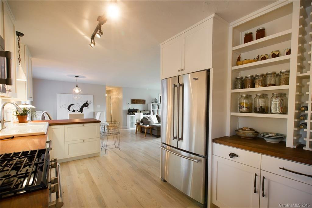2199 Ivy Lane - Photo 3