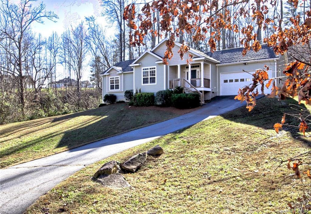 18 McCredie Court
