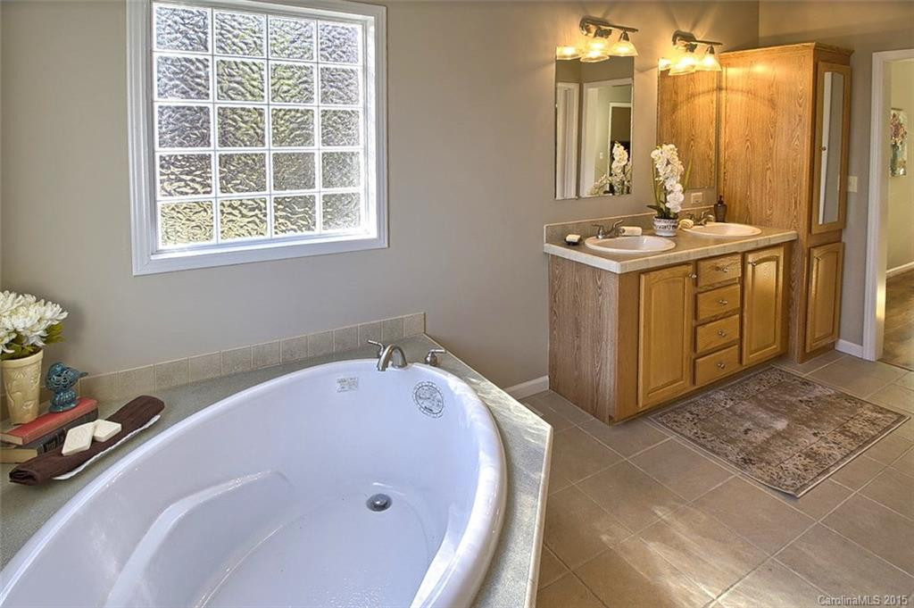 18 McCredie Court - Photo 21