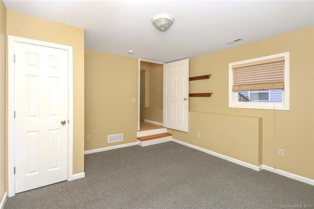 92 Haywood Road - Photo 16