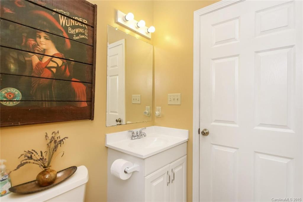 92 Haywood Road - Photo 6