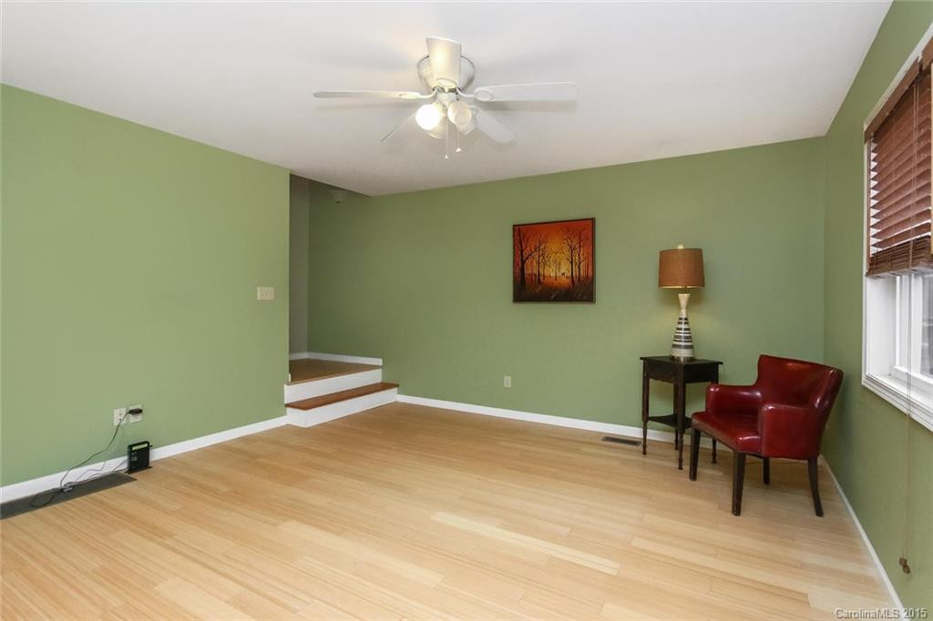 92 Haywood Road - Photo 8
