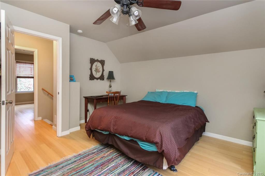 92 Haywood Road - Photo 10