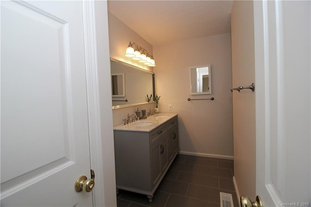 87 Eastmoor Drive - Photo 13