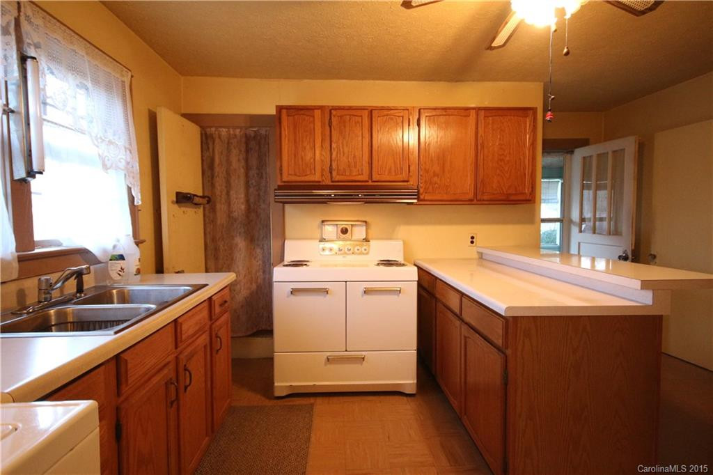 48 Stratford Avenue - Photo 3