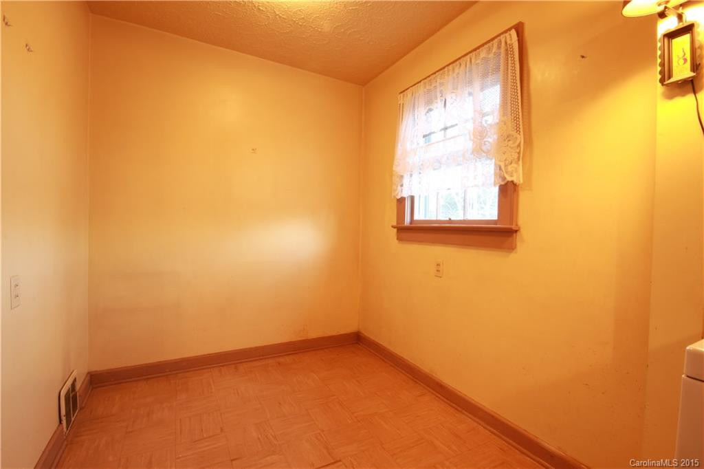 48 Stratford Avenue - Photo 4