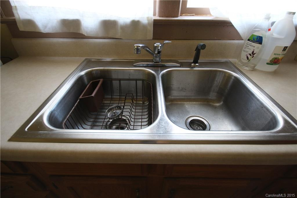 48 Stratford Avenue - Photo 8