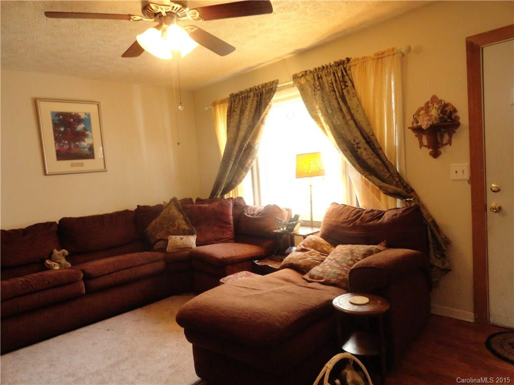 834 Oak Street - Photo 4