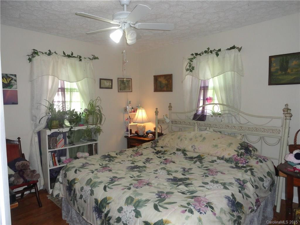 834 Oak Street - Photo 9