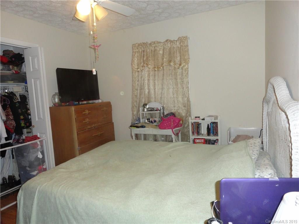 834 Oak Street - Photo 10