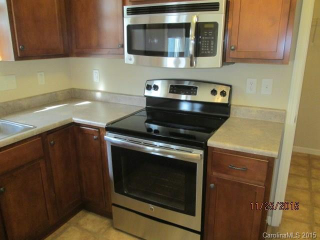 35 Birkshire Way #13 - Photo 5