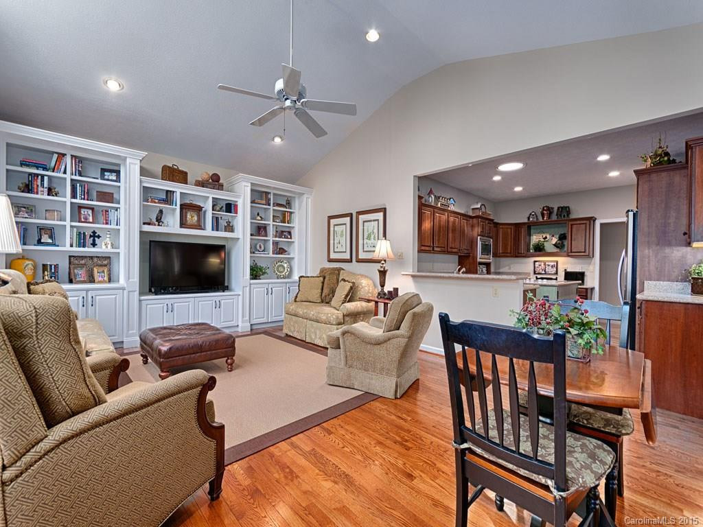 112 Greenleaf Drive - Photo 11