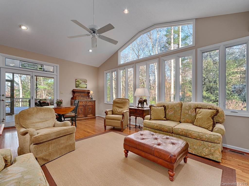 112 Greenleaf Drive - Photo 12
