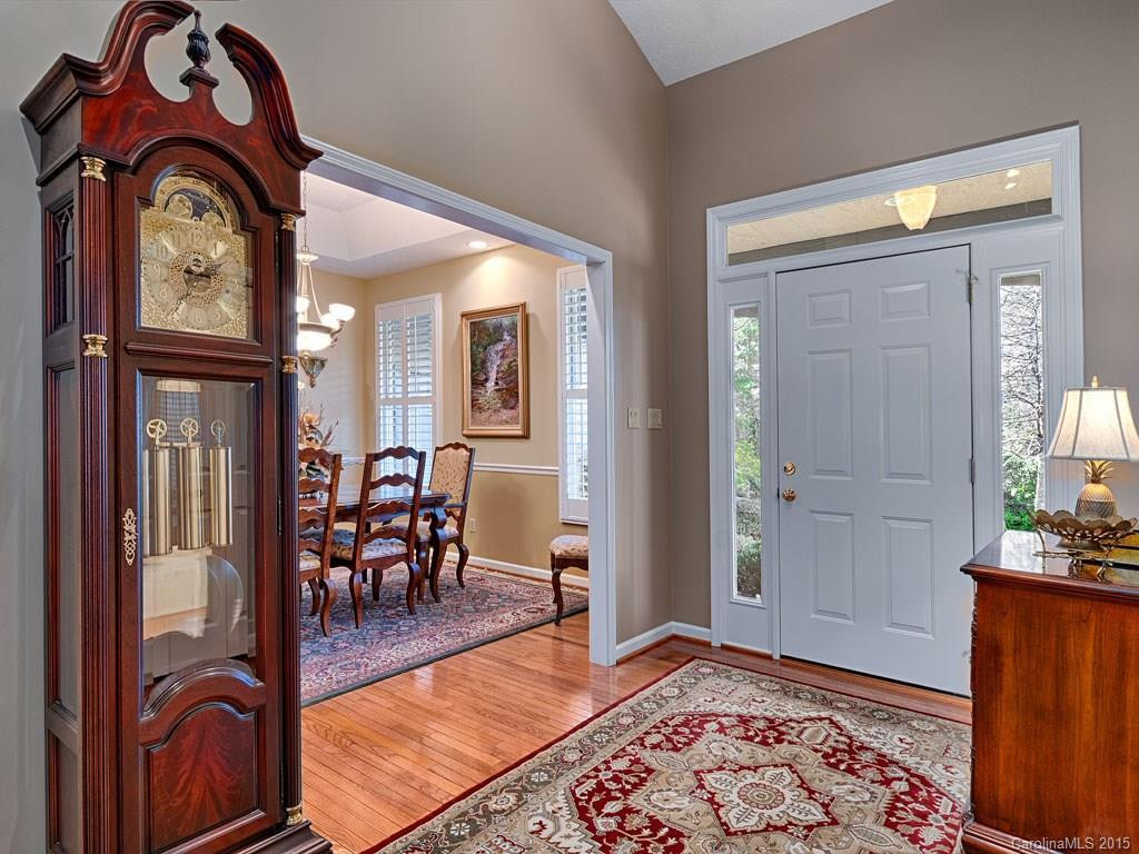 112 Greenleaf Drive - Photo 3
