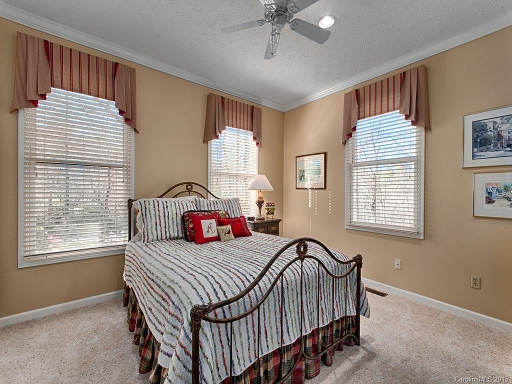 112 Greenleaf Drive - Photo 23