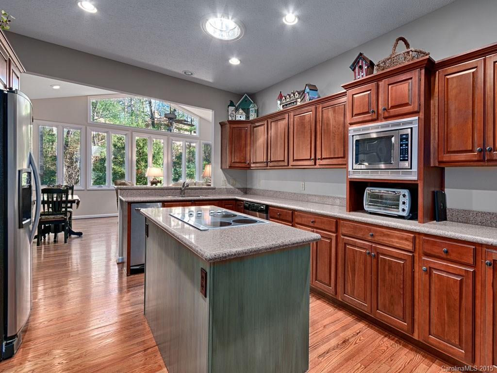 112 Greenleaf Drive - Photo 8