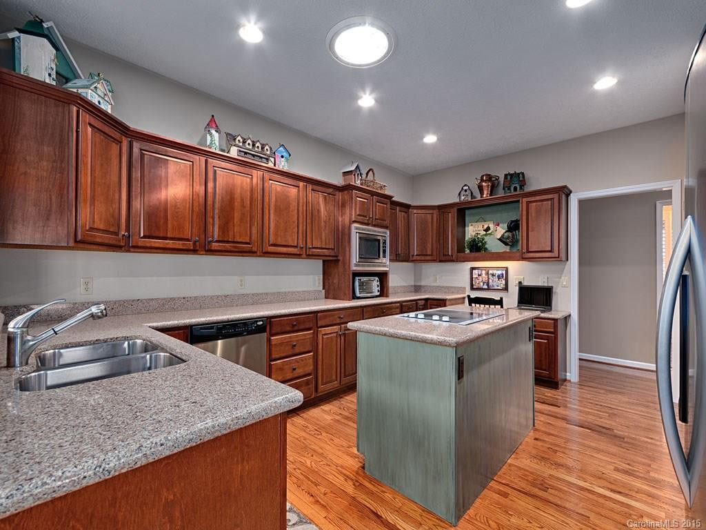 112 Greenleaf Drive - Photo 9