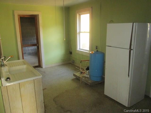 1700 Queentown Road - Photo 14