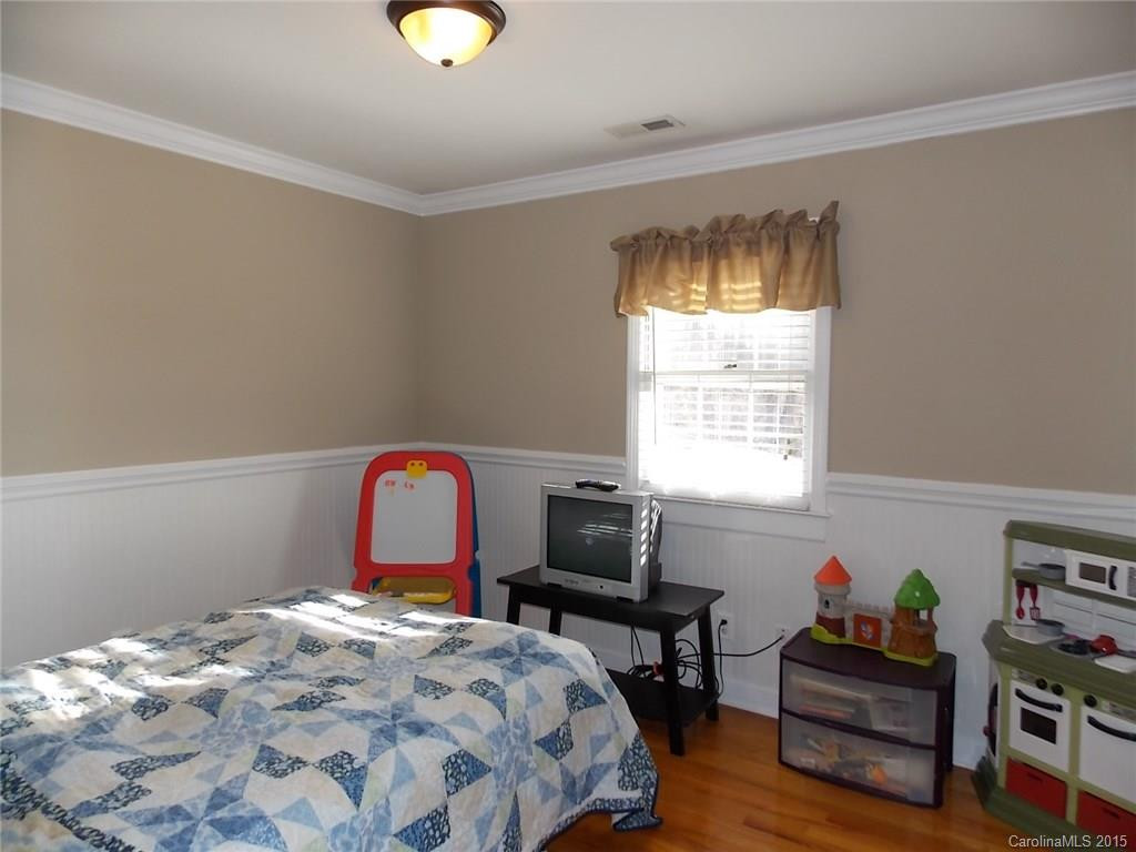 750 Forest Hill Drive - Photo 12