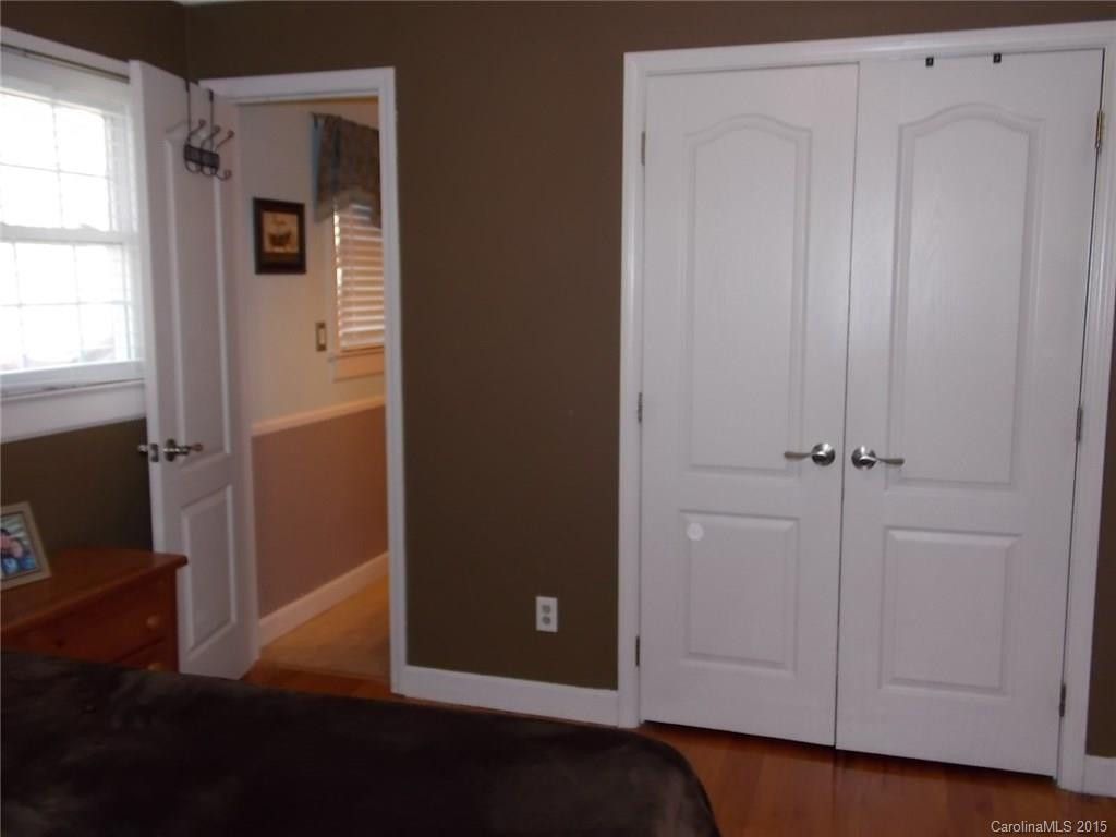 750 Forest Hill Drive - Photo 8