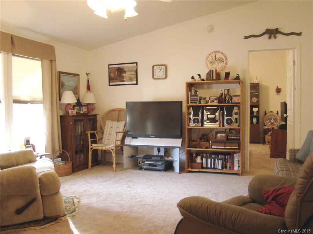 127 Mountainview Road - Photo 2