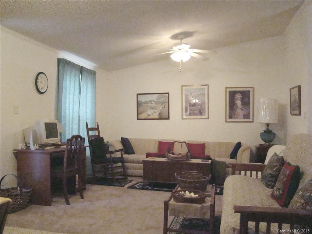 127 Mountainview Road - Photo 3