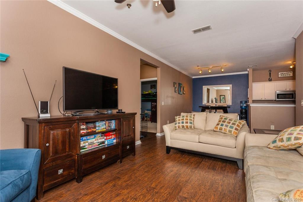 100 Vista Lake Drive #105 - Photo 6