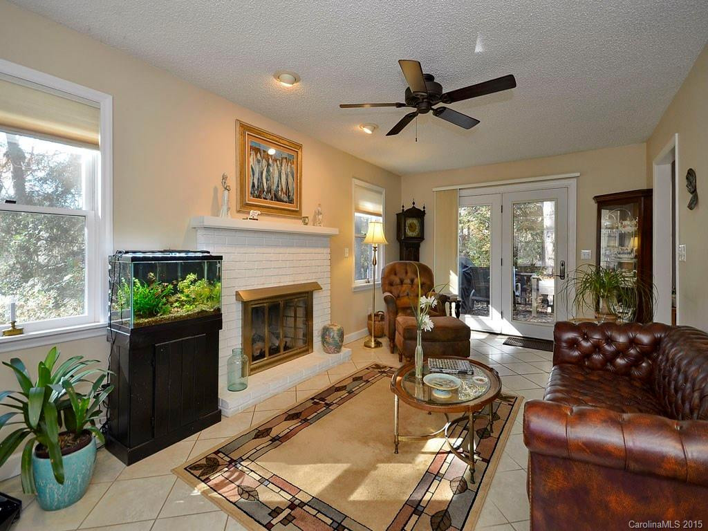 306 Colony Lane - Photo 3