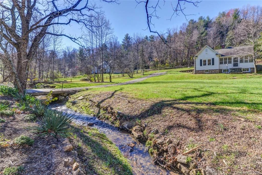 15 Wolfe Cove Road