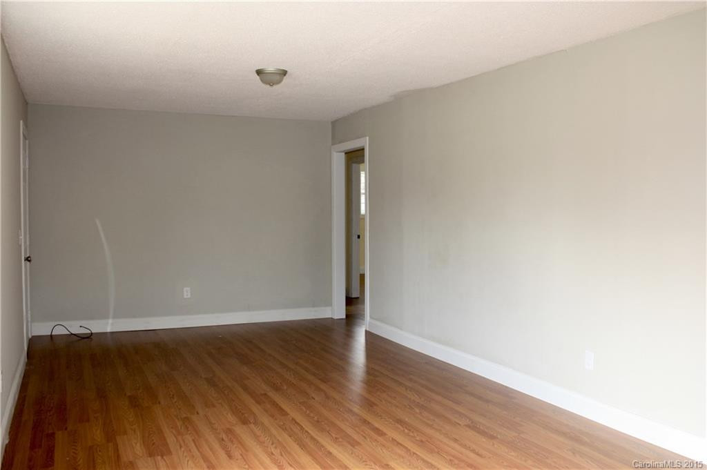118 Greenfield Drive - Photo 5
