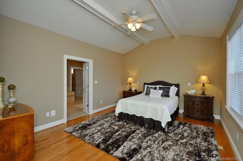 25 Linden Turn - Photo 8
