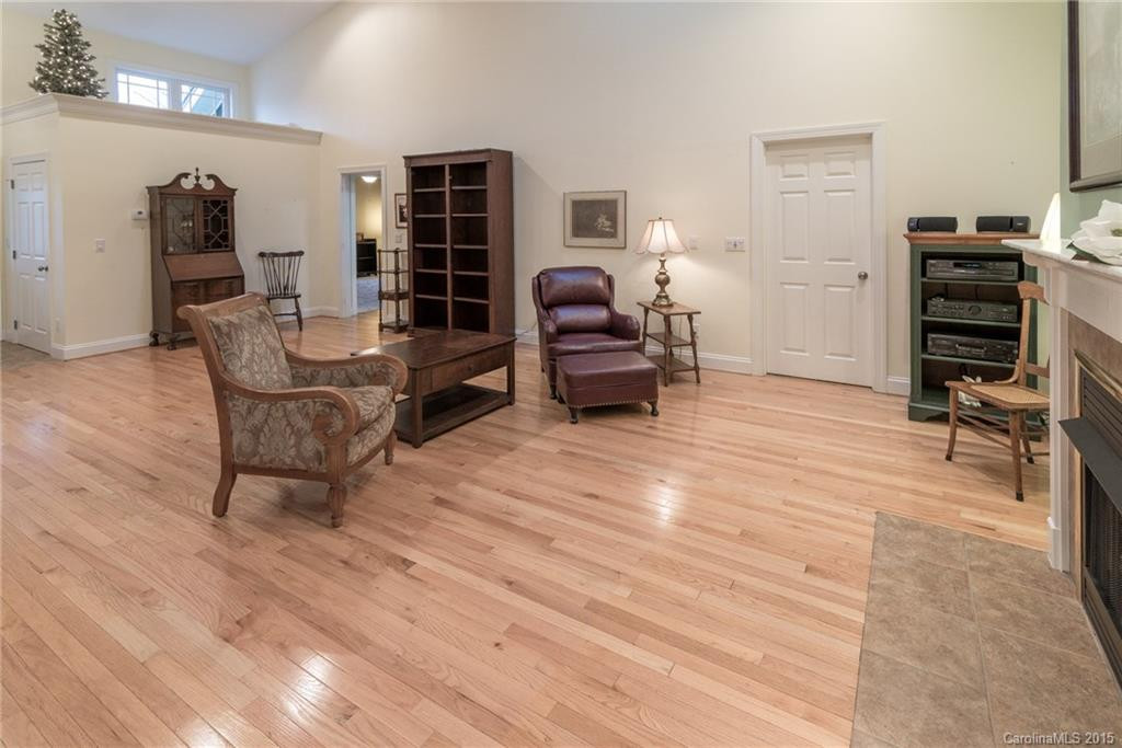 8 Silver Lining Drive #6 - Photo 4