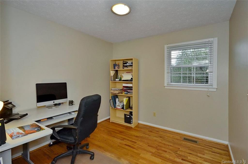 138 Whisperwood Drive - Photo 13
