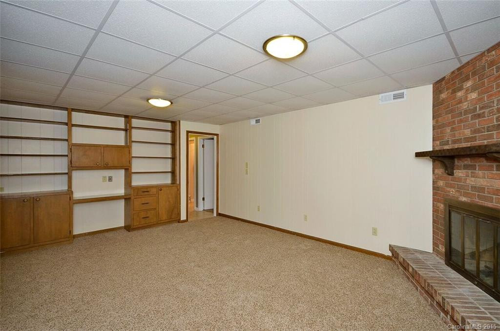 138 Whisperwood Drive - Photo 16