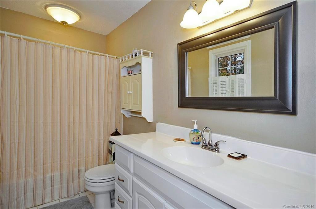 138 Whisperwood Drive - Photo 18
