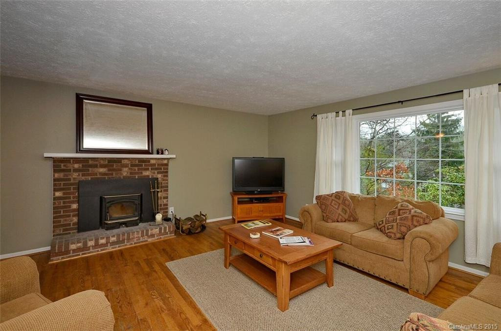 138 Whisperwood Drive - Photo 3