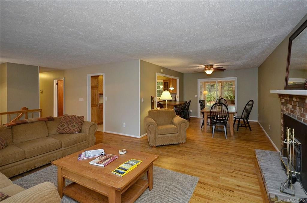 138 Whisperwood Drive - Photo 4