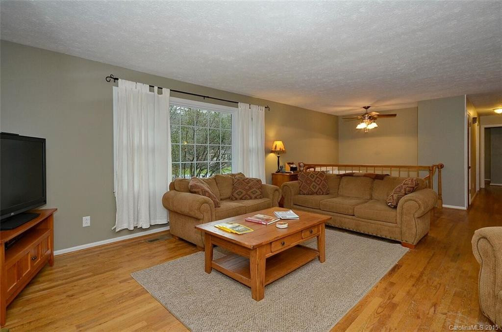 138 Whisperwood Drive - Photo 5