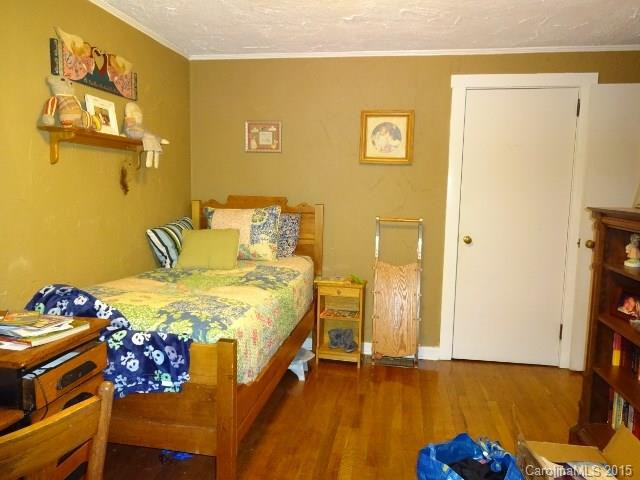 2512 Haywood Road - Photo 7