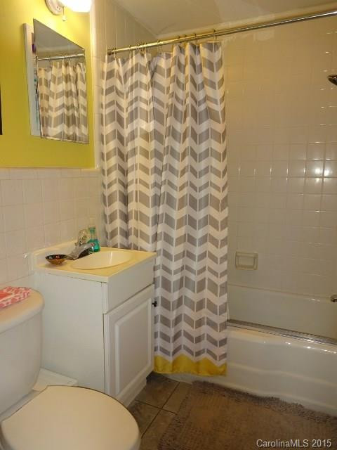 2512 Haywood Road - Photo 8