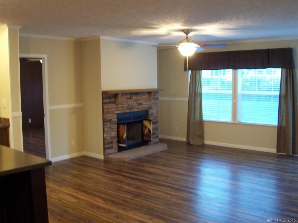 12 Howard Lane - Photo 2