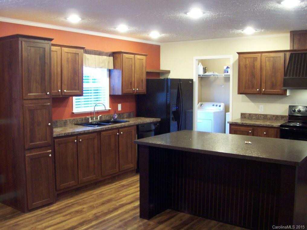 12 Howard Lane - Photo 3