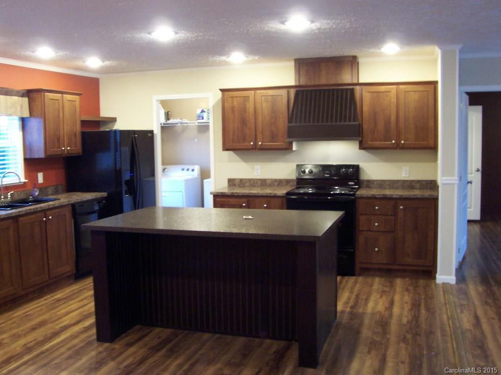 12 Howard Lane - Photo 4